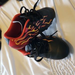 Toddler flame soccer cleats
